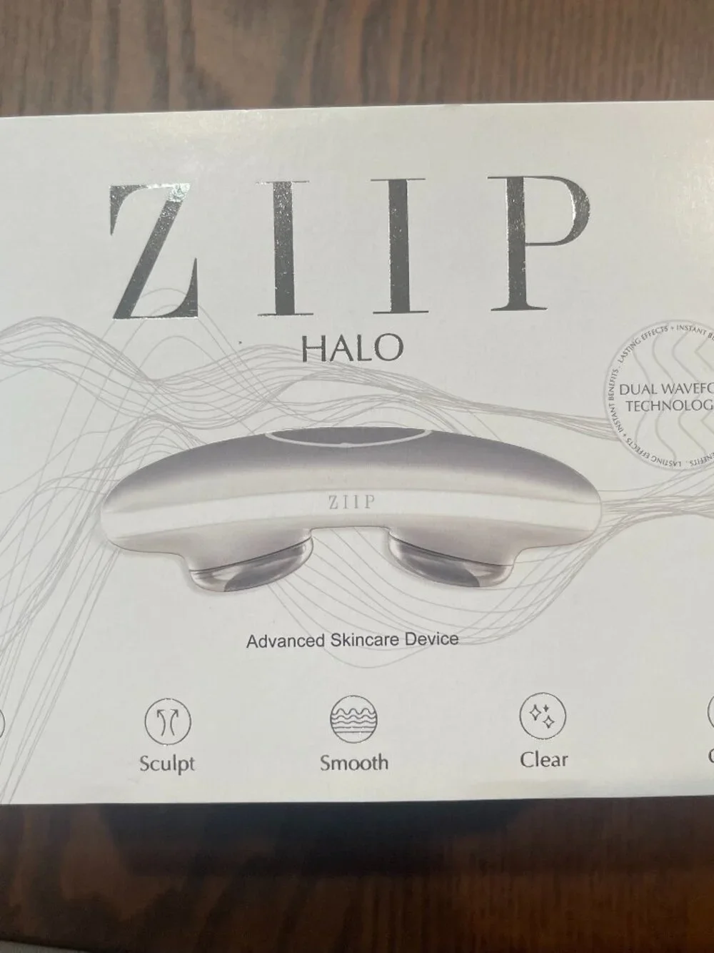 NEW ZIIP Halo - Nanocurrent™ and Microcurrent Facial Toning Device - Picture 2 of 6